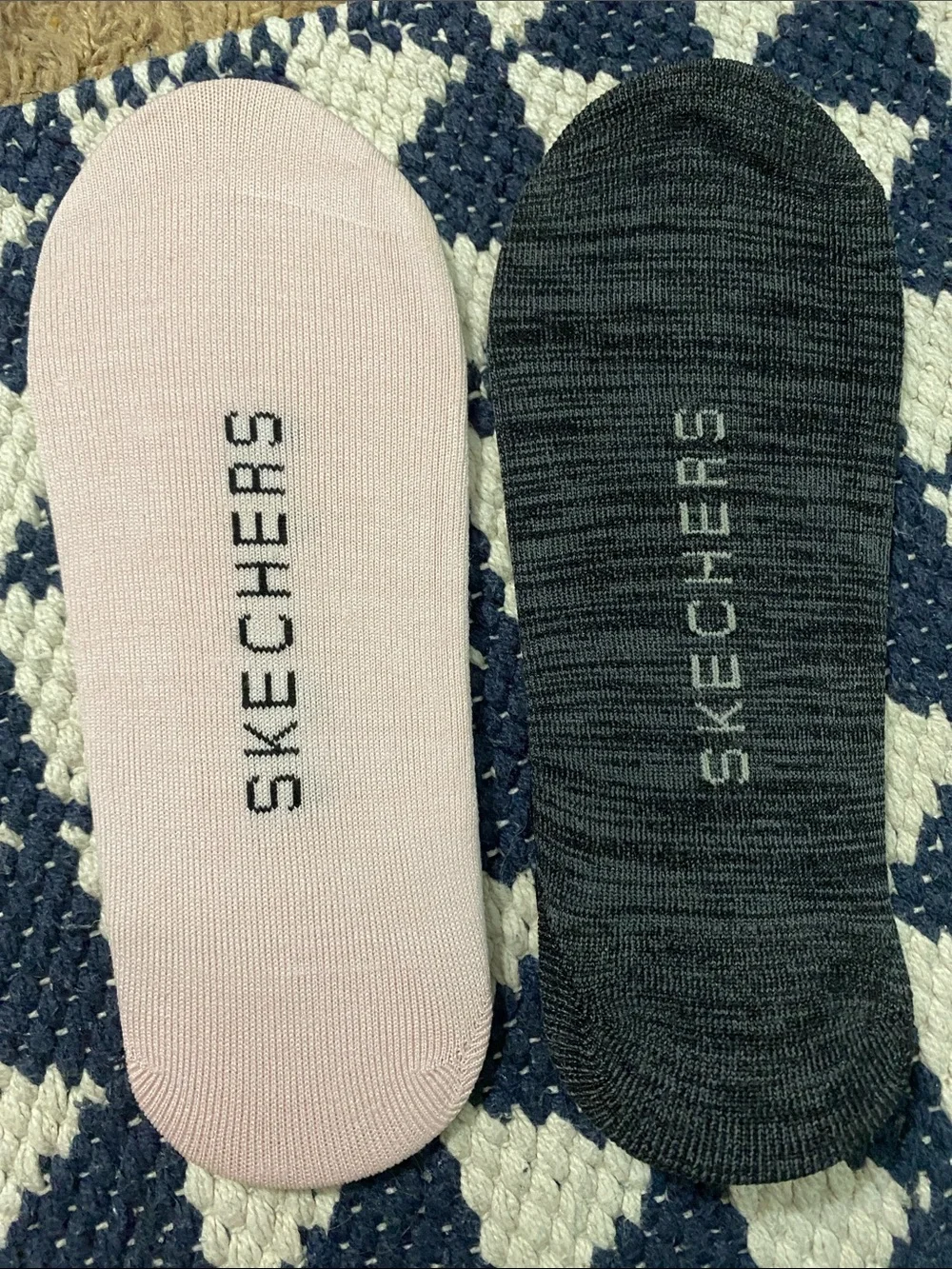 Skechers No-Show Slip-In Socks in Light Pink & Charcoal